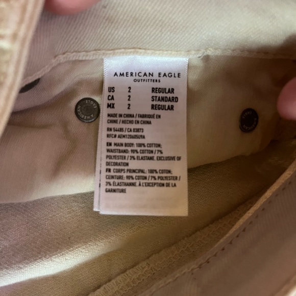 American Eagle | High-Rise Straight Fit Jeans - Picture 4 of 5